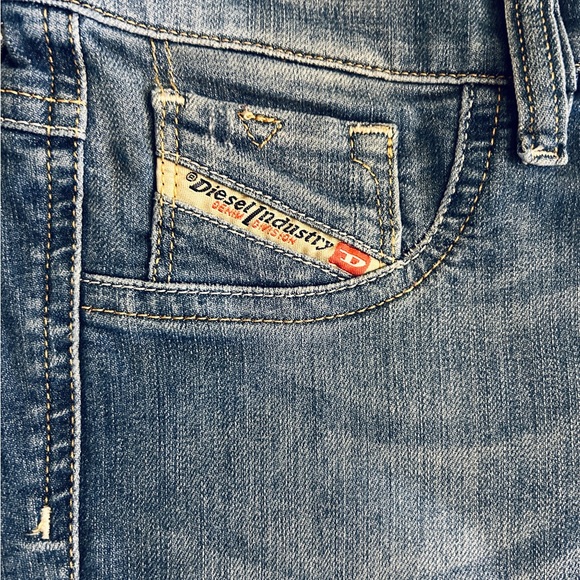 Size 25 Diesel Livier-Flare Jeans – Super Slim Flare Stretch Denim - Picture 4 of 14